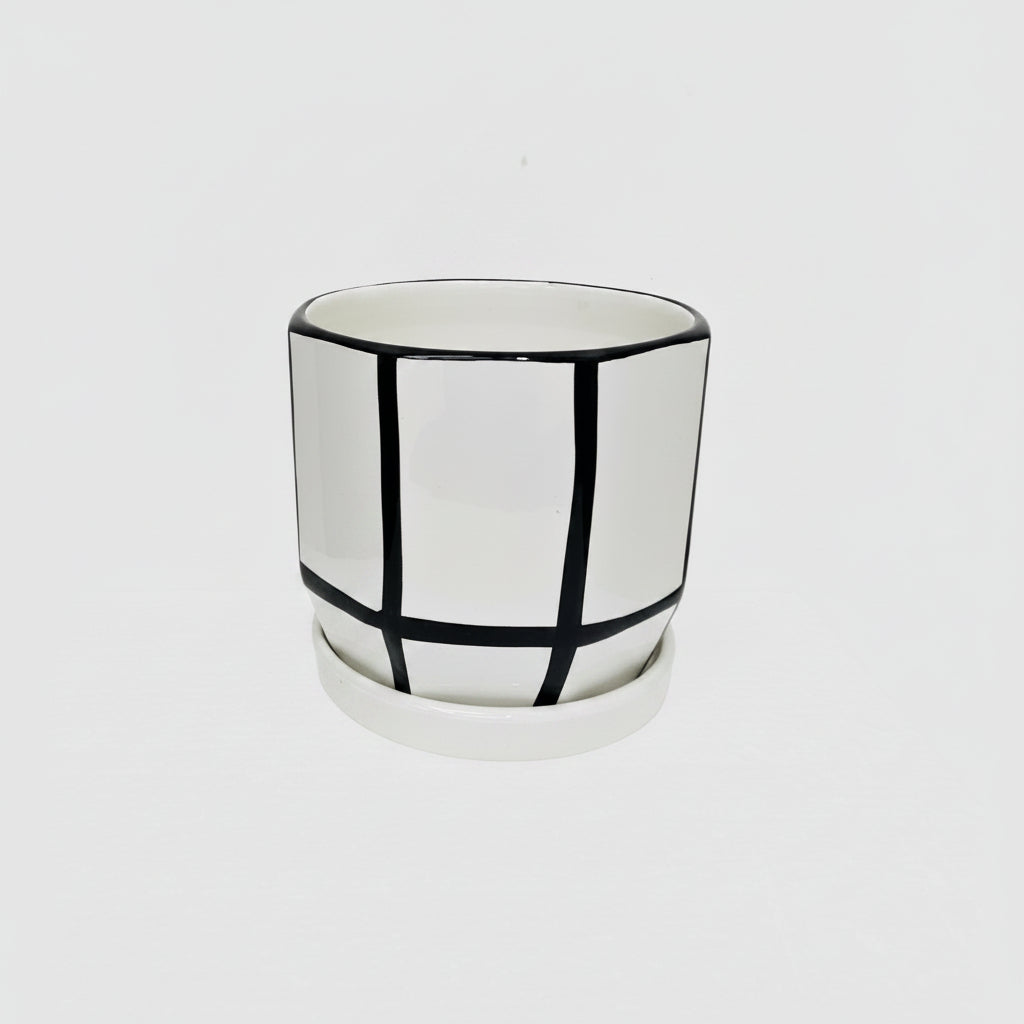 B/W CERAMIC POT SML